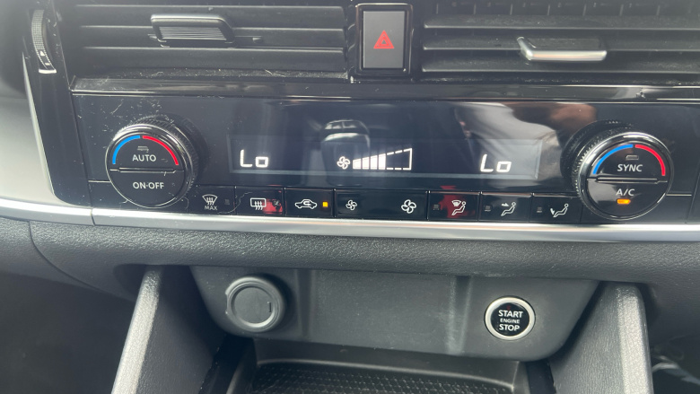 Nissan Qashqai 1.3 DiG-T MH Acenta Premium 5dr Petrol Hatchback